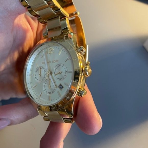 Michael Kors Women's Gold Watch MK6795 - Picture 4 of 8